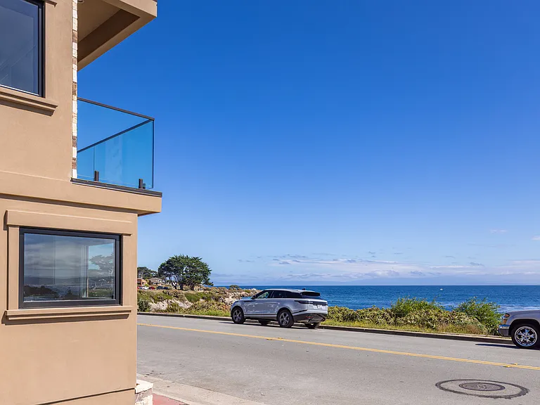 775 Ocean View Blvd — Photo 2
