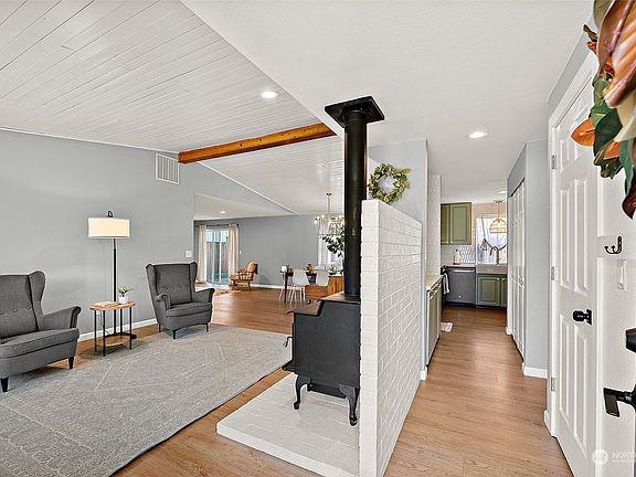 2nd image of 15806 95th Avenue Ct E