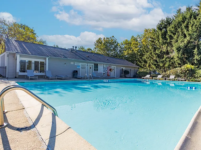 Outdoor Pool at Woodbridge Bloomington
