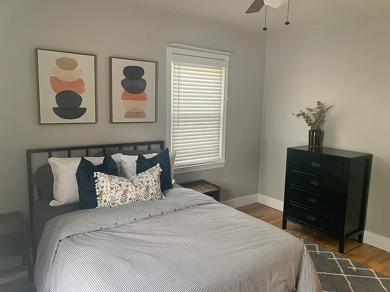 1042 E Lorraine Ave — Photo 7