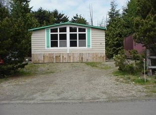 39 Holly Ln, Pacific Beach, WA 98571