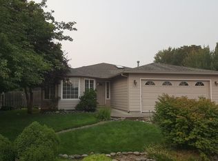 1451 Avalon Dr, Medford, OR 97501