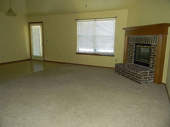 3rd image of 2309 Bradford Pl