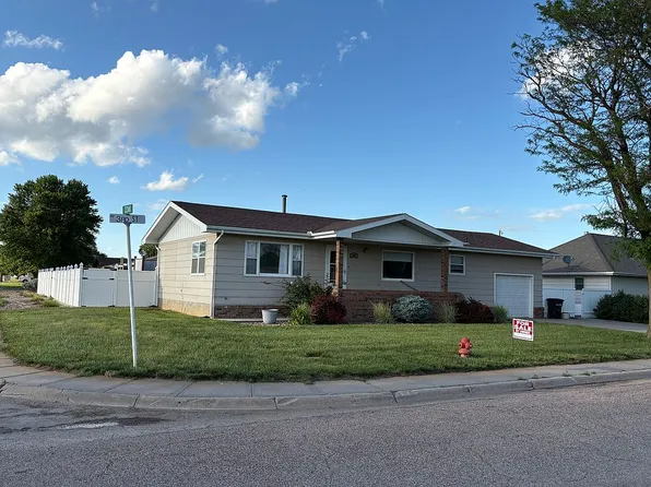 281 W 3rd St, Grainfield, KS 67737