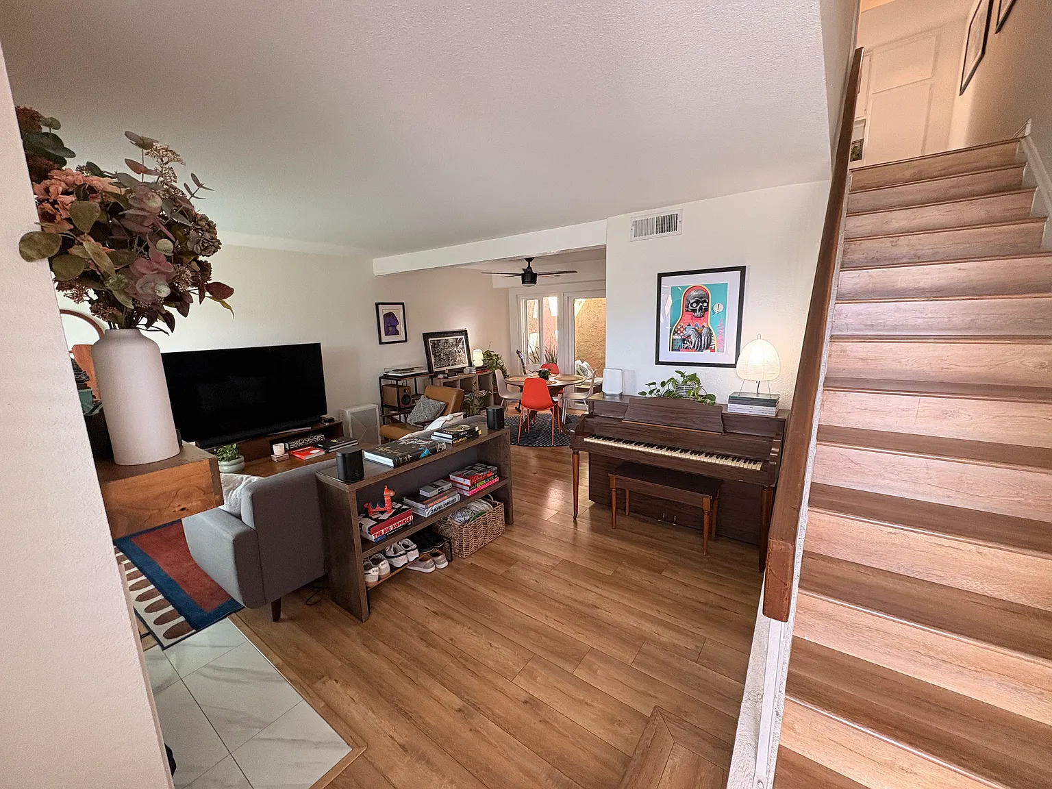 1092 Westward Ln — Photo 2