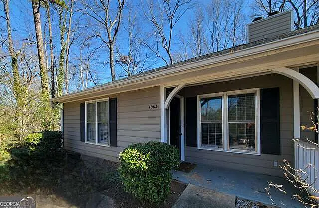 4063 Coopers Hill Dr SE — Photo 3