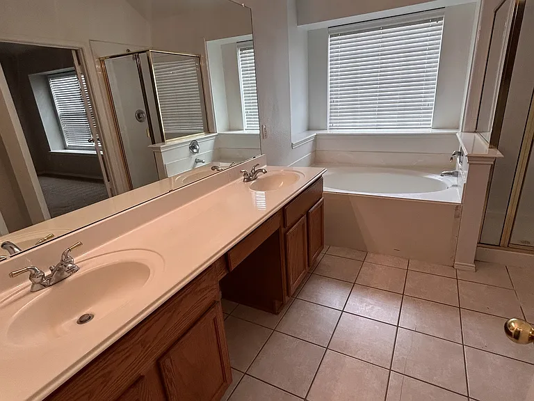 6104 Oldham Dr — Photo 12
