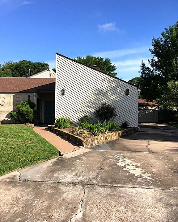 1st image of 1618 Mossy Stone Dr