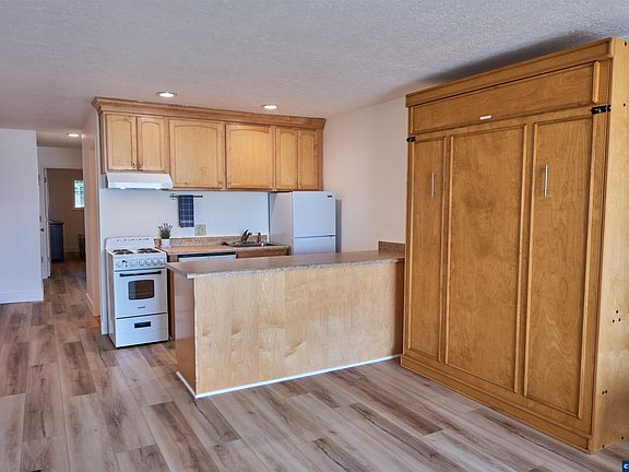 3rd image of 1415 NW 31st Pl