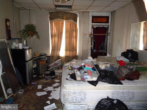 4th image of 806 N Kenwood Ave