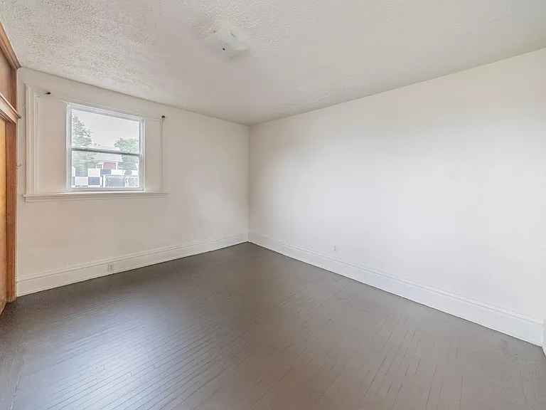 1139 5th Ave #1 — Photo 14