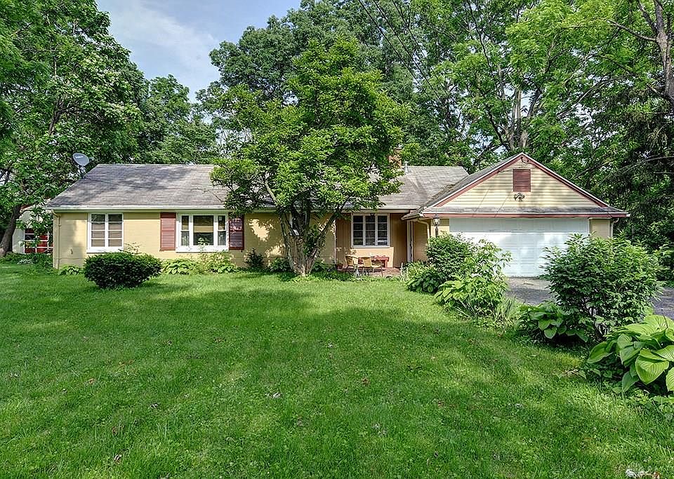 1st image of 52 Meadow Dr