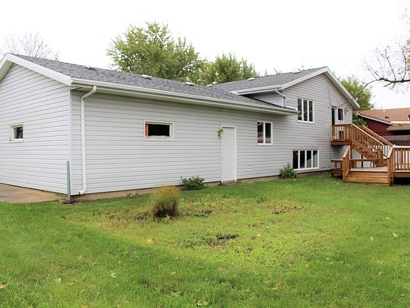 5th image of 1677 Oakwood Dr