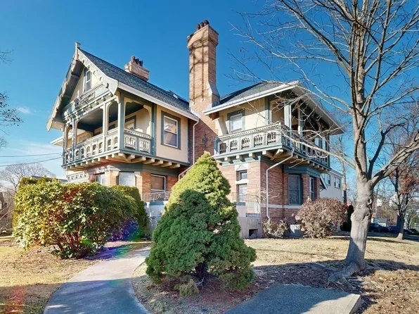 227 W Elm St APT 8, Brockton, MA 02301