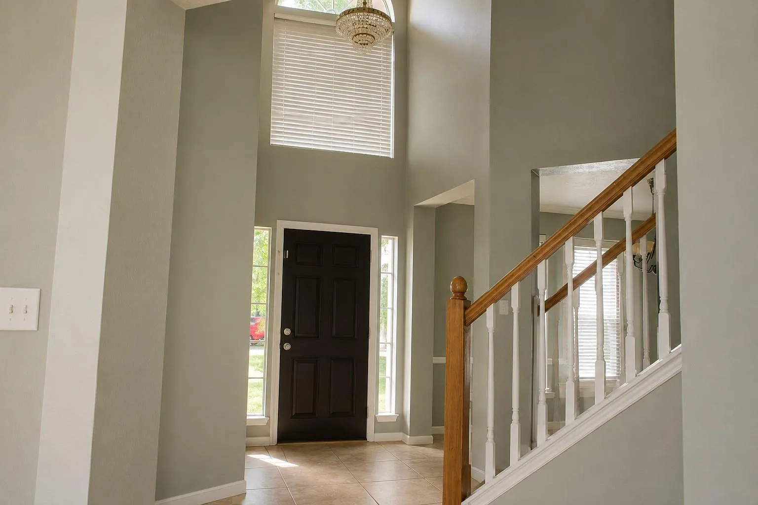 4 bed, 2.5 bath, 2482 sqft, $2,600 — Photo 4