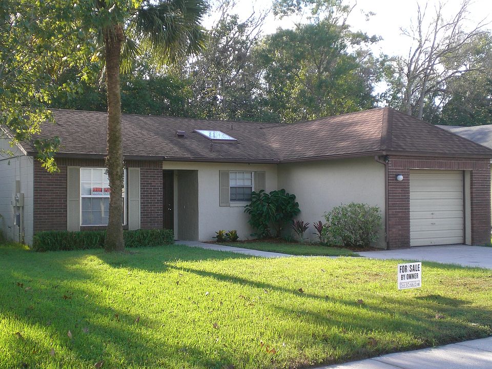 1st image of 901 Oak Manor Cir