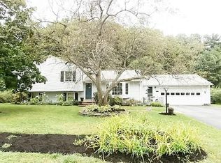 18 Meadow Wood Dr, Holden, MA 01520