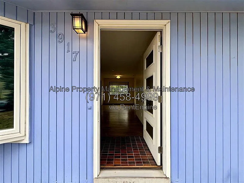 3 bed, 1.0 bath, 1197 sqft, $2,300 — Photo 3