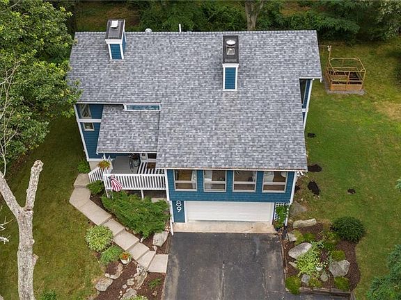 2nd image of 89 Woodlawn Ave