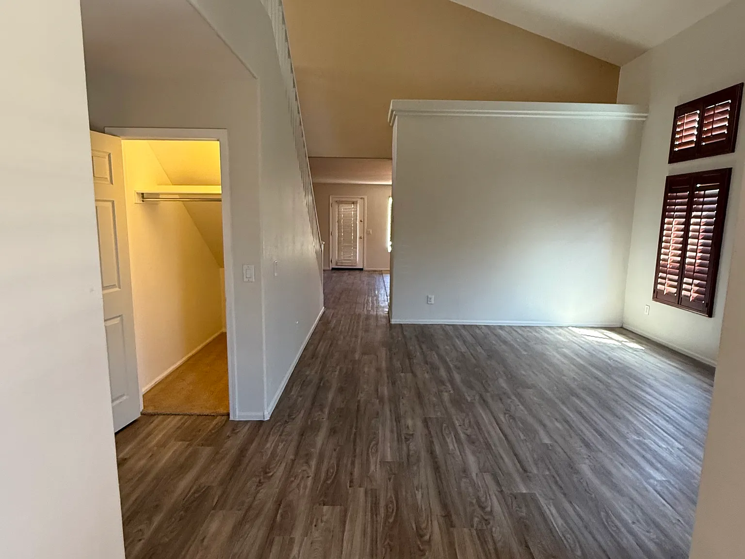4 bed, 2389 sqft, $2,400 — Photo 4