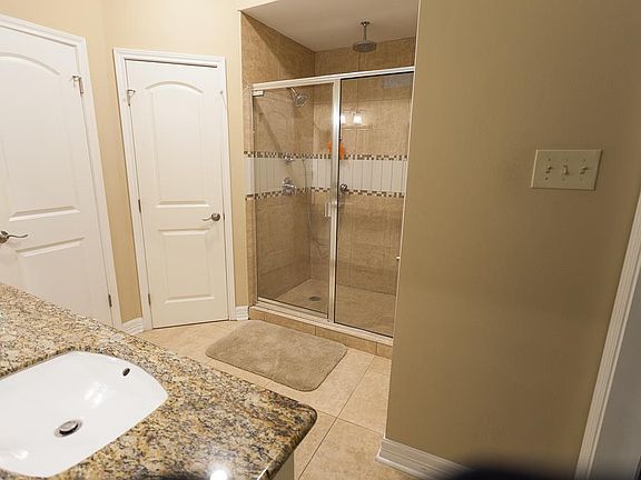 4th image of 334 Muirwood Ln