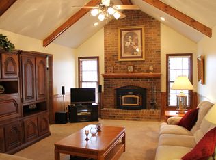 9170 Oakcrest Dr, Lenexa, KS 66227