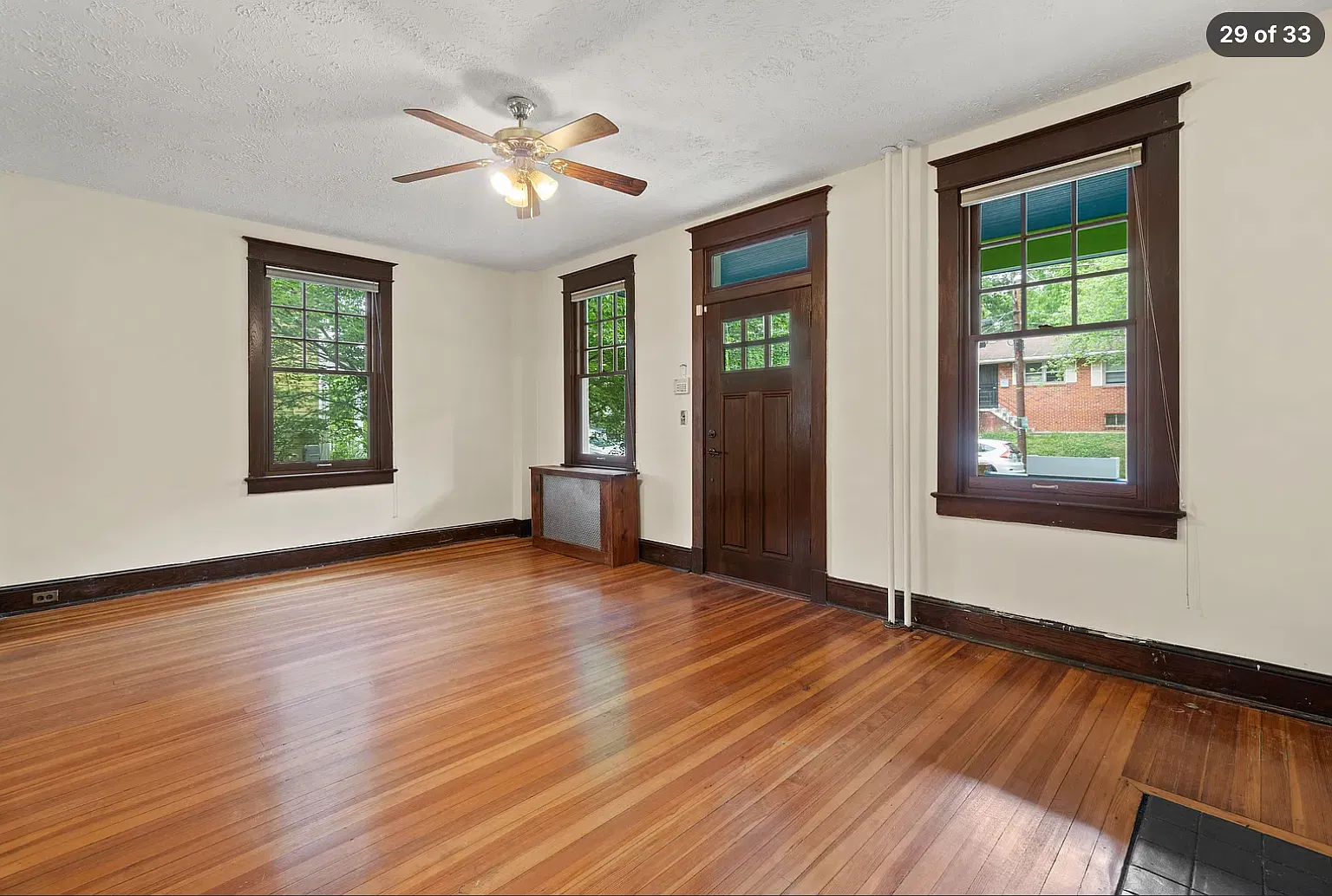3 bed, 1416 sqft, $3,825 — Photo 2