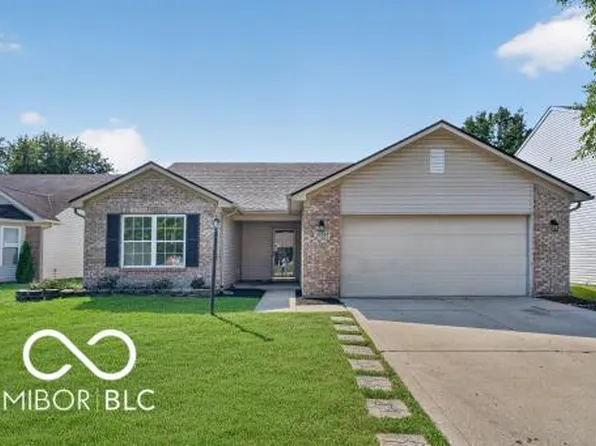 18907 Prairie Crossing Dr, Noblesville, IN 46062