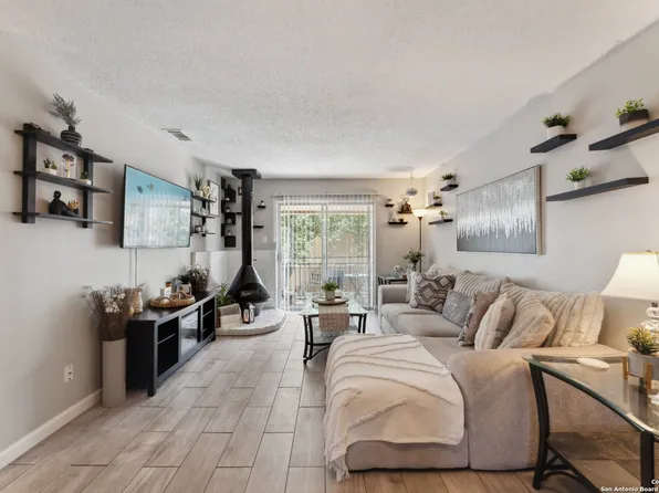 923 Vance Jackson #1104, San Antonio, TX 78201