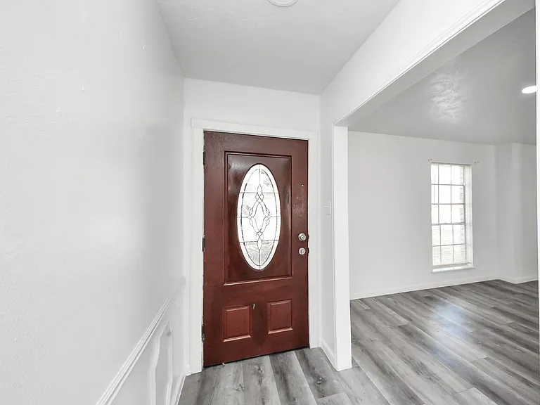 8011 La Roche Ln — Photo 14