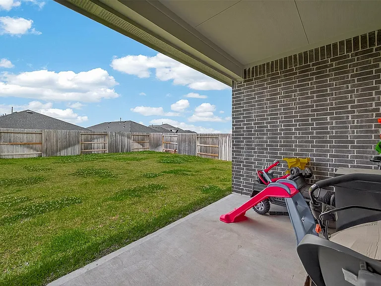 6107 Ginevra Summers Dr — Photo 44