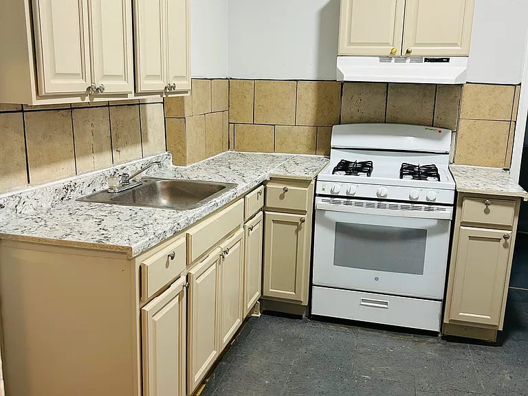2513 N Bouvier St — Photo 11