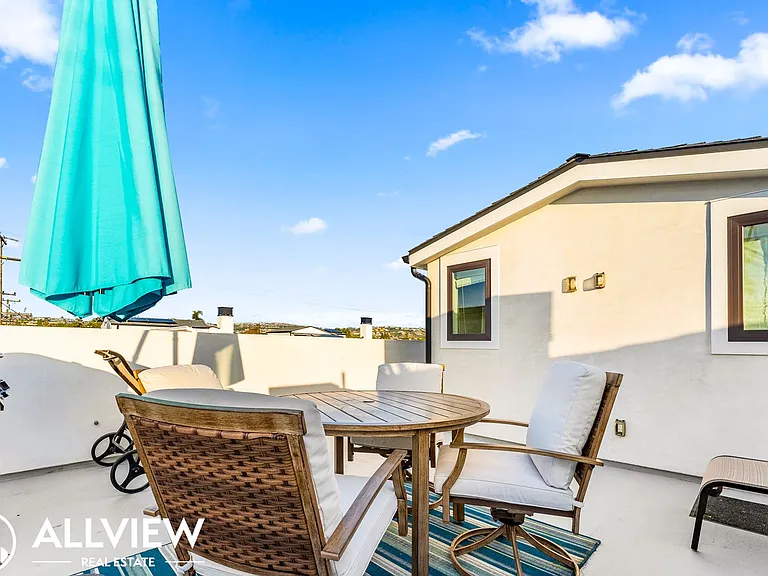 411 1/2 Heliotrope Ave — Photo 27