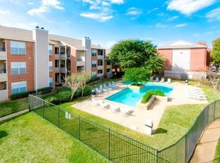 2411 Interstate Highway 35e #B1, Denton, TX 76210