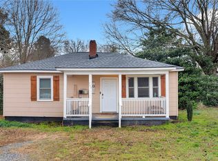 904 Anderson St, Belton, SC 29627