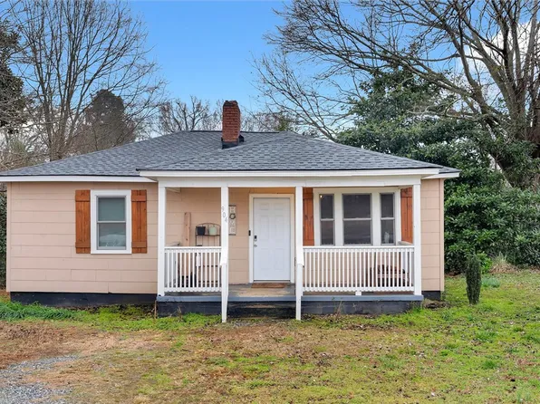 904 Anderson St, Belton, SC 29627