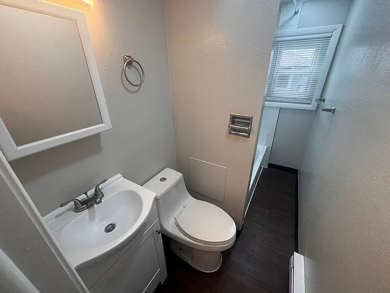 1818 West 8th — Photo 9
