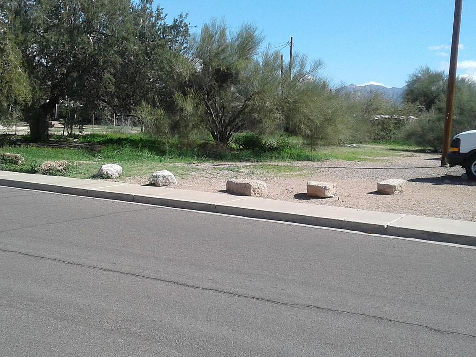 1st image of 183 N Palo Verde Dr APT 5