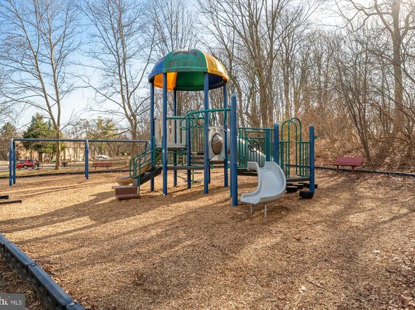 10302 Antietam Ave, Fairfax, VA 22030