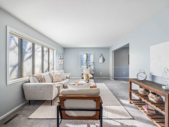 3rd image of 2803 Torrey Pines Cir