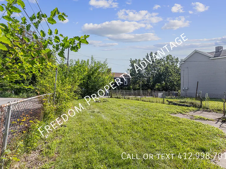 644 Herschel St — Photo 20