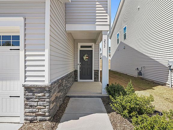 3rd image of 253 Eden View Bnd