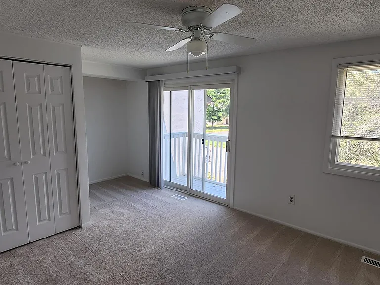 19 Wedgedale Dr — Photo 16