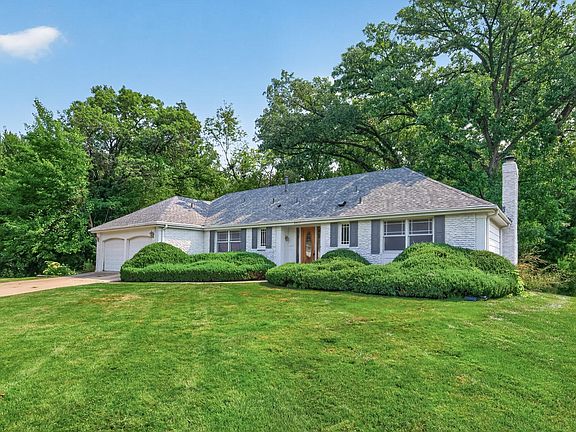 2nd image of 9923 Brookside Cir
