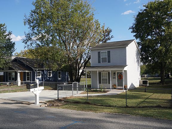 3rd image of 414 Cedar Ave