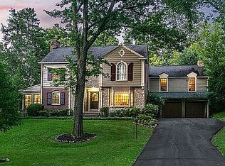 2405 Seneca Valley Rd, Seneca Gardens, KY 40205