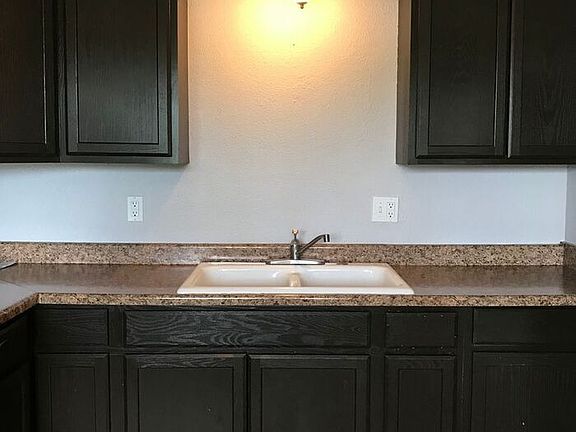 5th image of 2227 N Glenn Ave #202