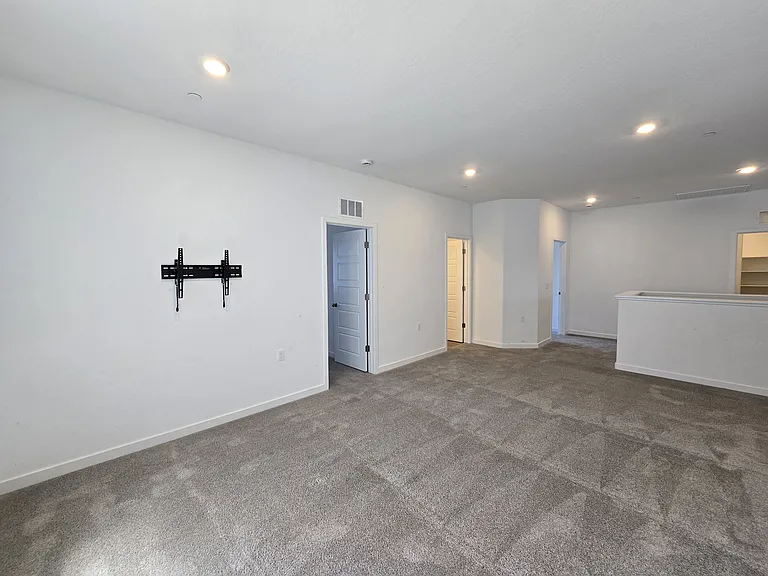 7037 E Cornell Ave — Photo 40
