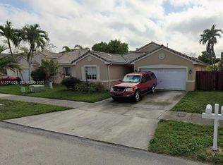 15840 SW 85th St, Miami, FL 33193