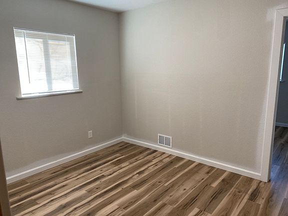 4th image of 141 Dawson Pl